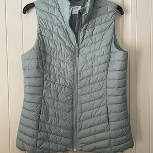 Old Navy Women's Quilted Vest in color silver sage L Tall
